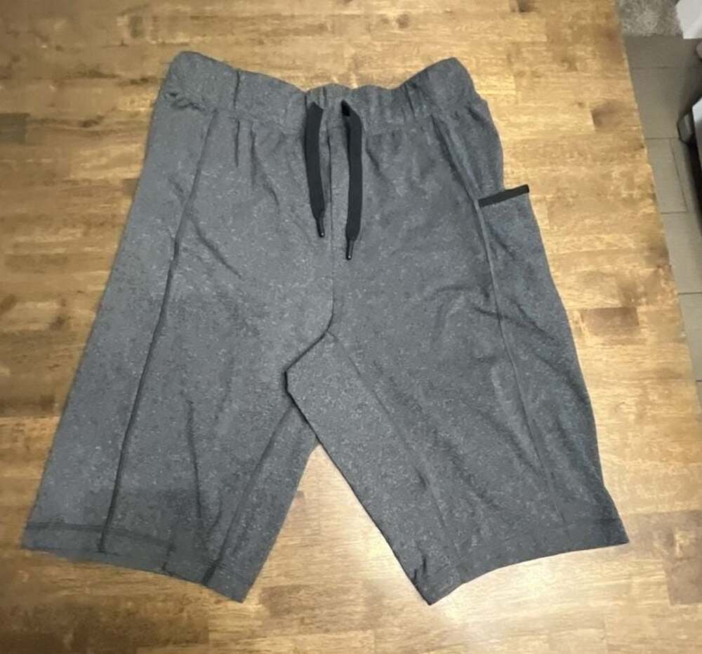 Lululemon Men's Heathered Gray For The People Short 11" Athletic Shorts Size 30